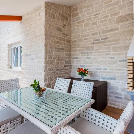 Delle Rondini In Istria With Whirlpool And Sauna For 8 Persons Villa *